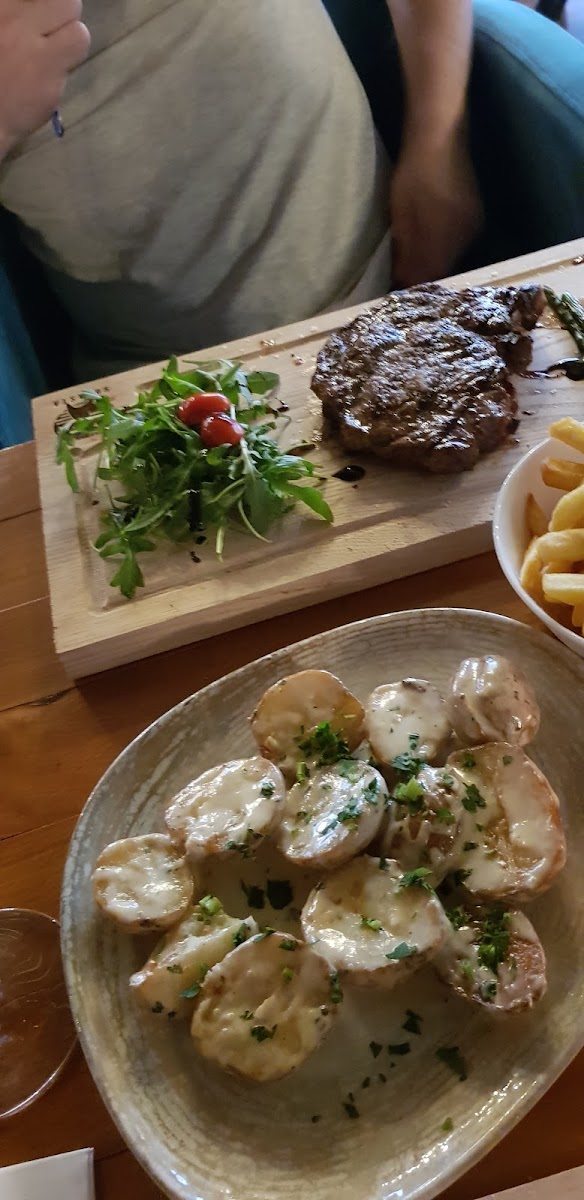 Solasta Steakhouse & Á La Carte-6